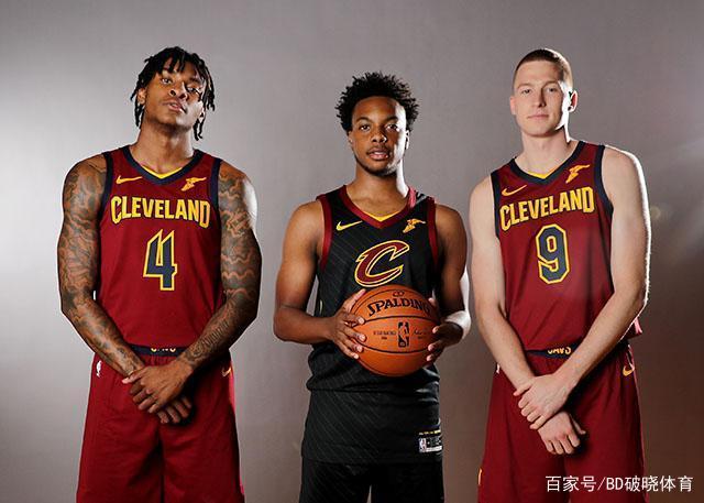 女孩树立了 女孩树立了