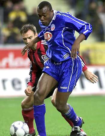 引擎中更容 引擎中更容